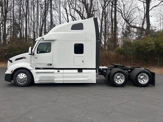 2023 Peterbilt 579 - image 6