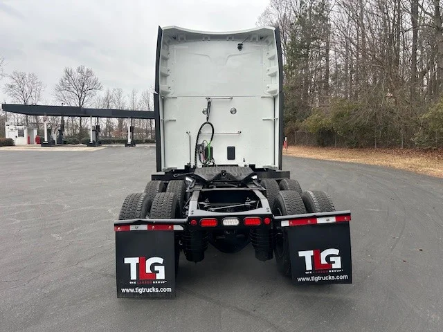 2023 Peterbilt 579 - image 5