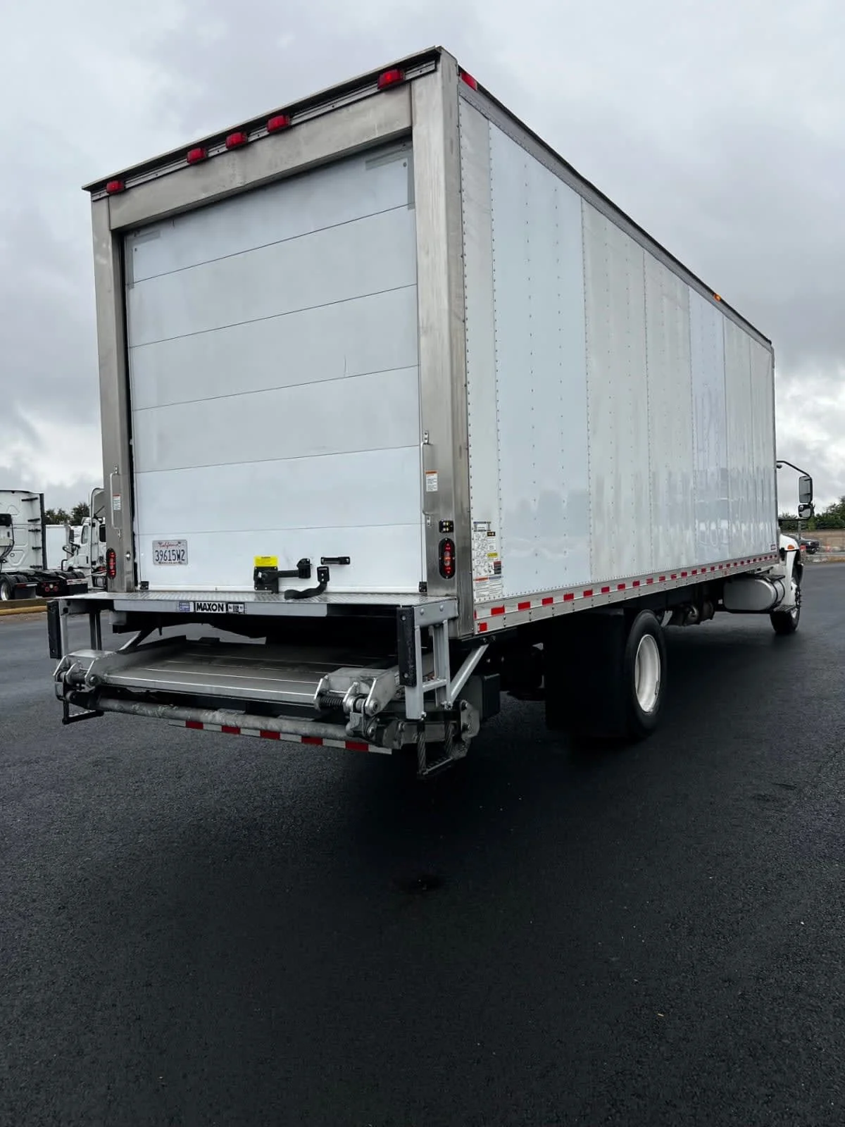 2020 International MV - image 4