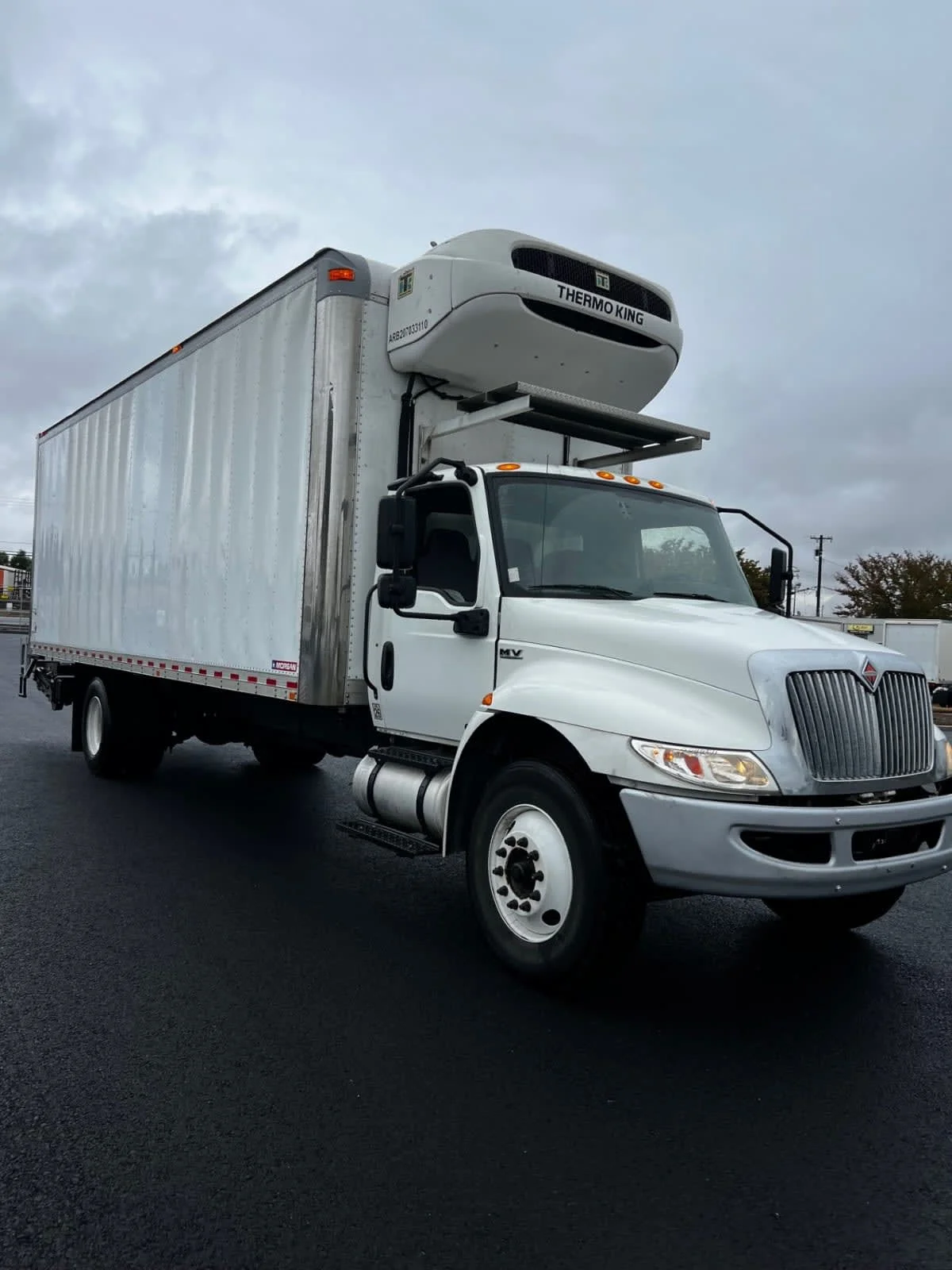 2020 International MV - image 3