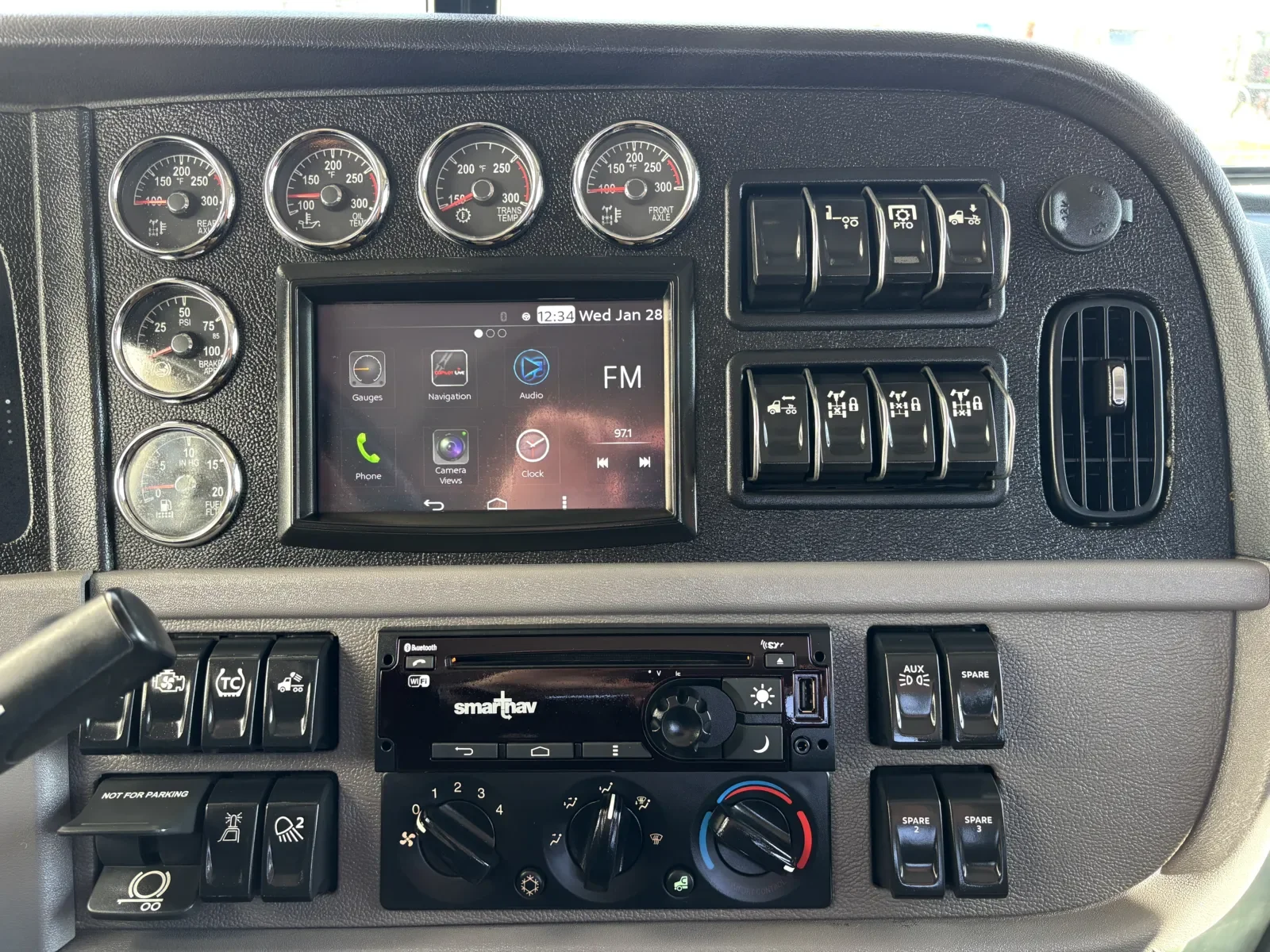 2023 Peterbilt 389 - image 18