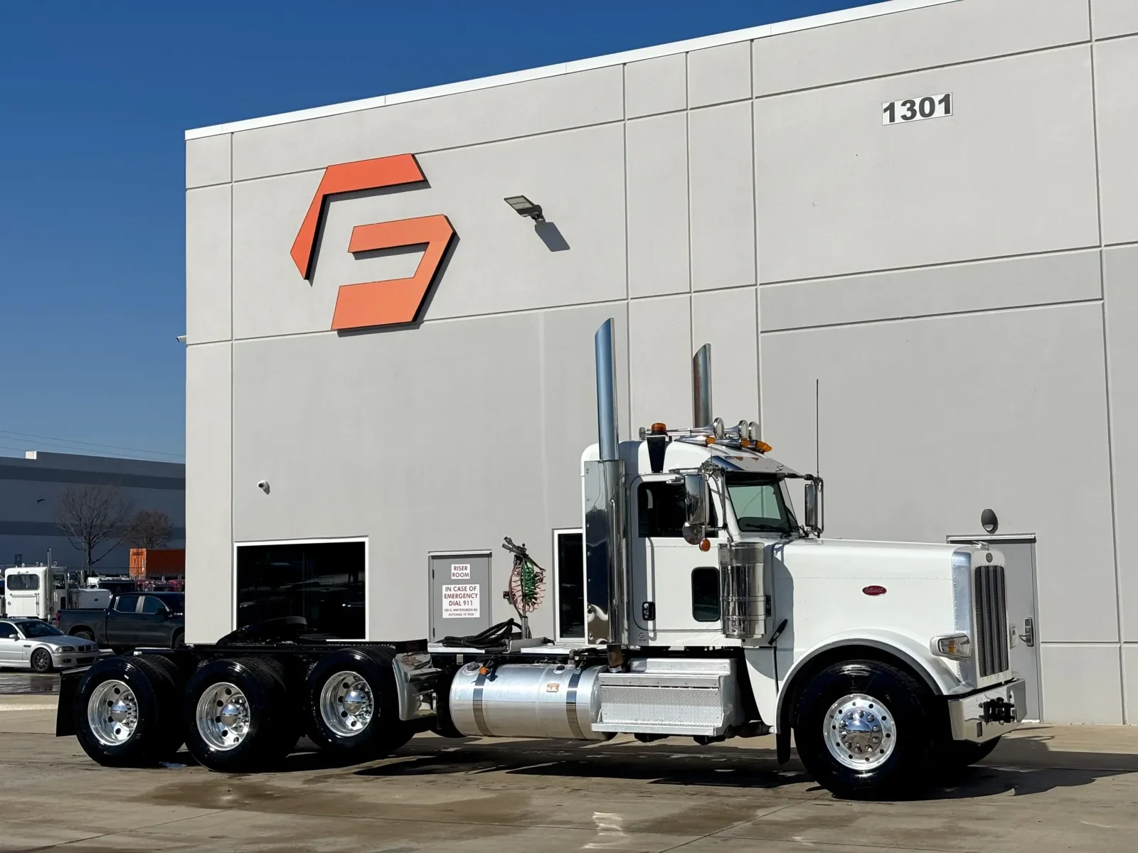 2023 Peterbilt 389 in Hutchins, TX