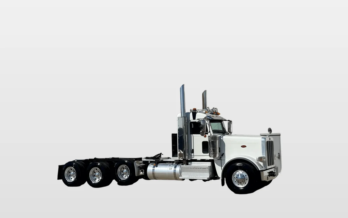 2023 Peterbilt 389 - image 1