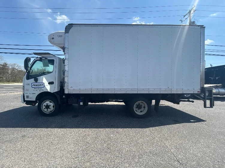 2019 Hino 195 in Millville, NJ — photo 4
