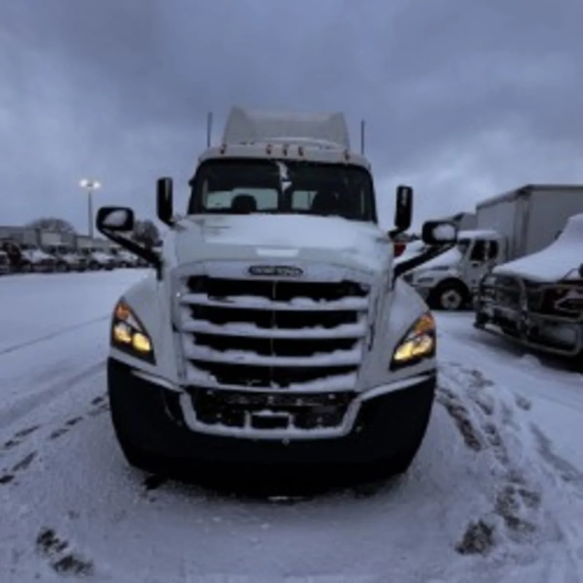 2019 Freightliner Cascadia in Syracuse, NY — photo 2
