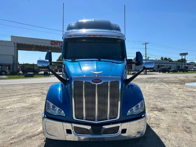 2022 Peterbilt 579 in Richmond, VA — photo 19