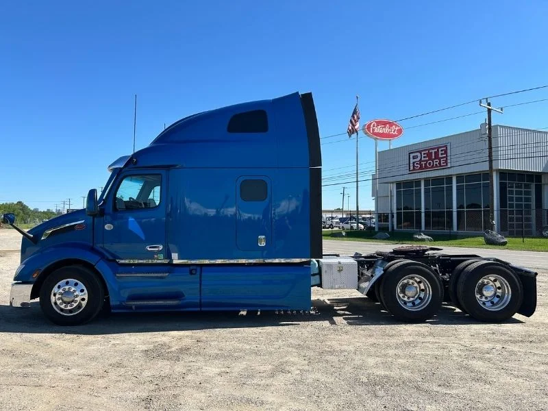 2022 Peterbilt 579 in Richmond, VA — photo 10