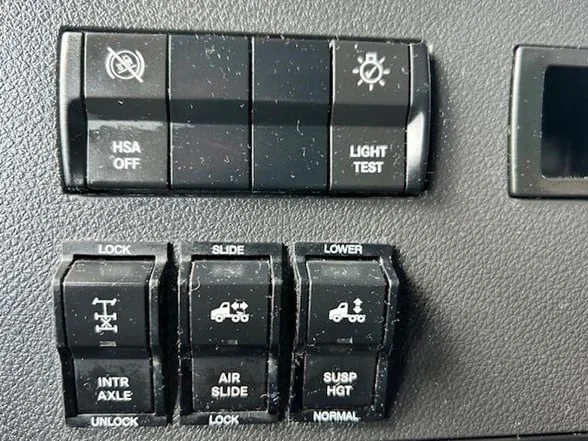 2023 FREIGHTLINER Cascadia 126 - image 23