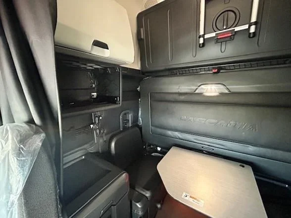 2023 FREIGHTLINER Cascadia 126 - image 27