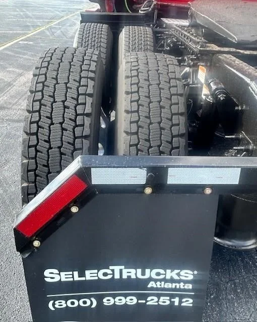 2023 FREIGHTLINER Cascadia 126 - image 11