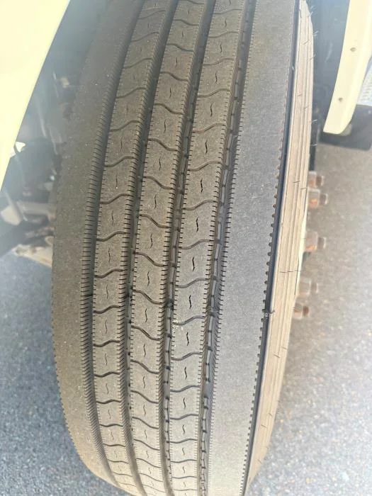 2020 International LT - image 4