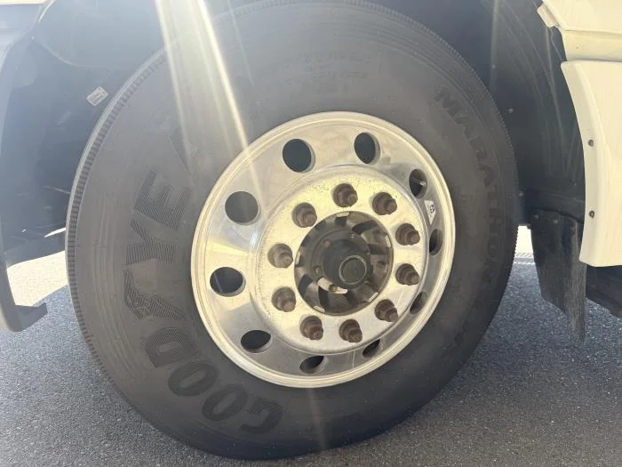 2020 International LT - image 21