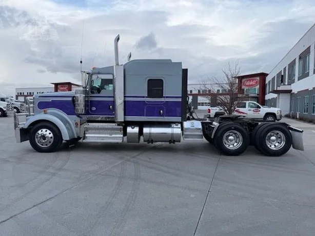 2022 Kenworth W900 - image 8