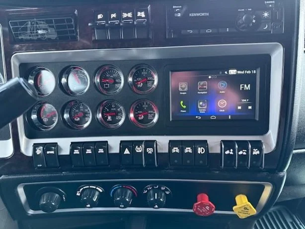 2022 Kenworth W900 - image 15