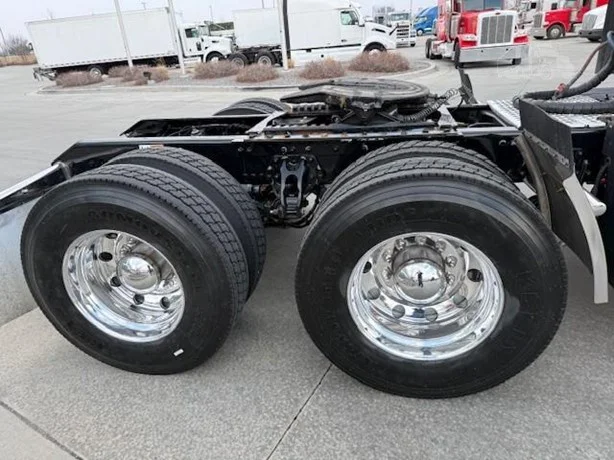 2022 Kenworth W900 - image 5