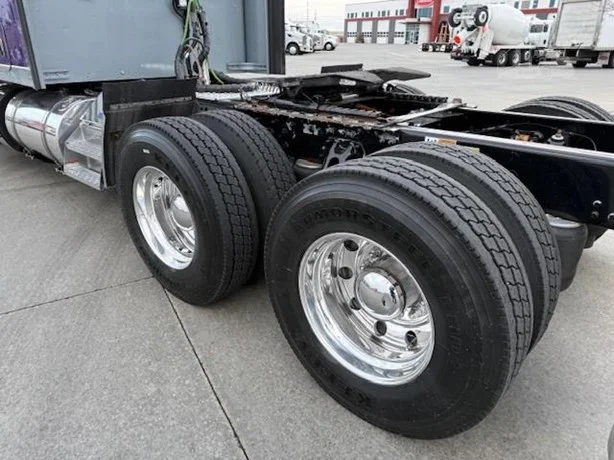 2022 Kenworth W900 - image 7