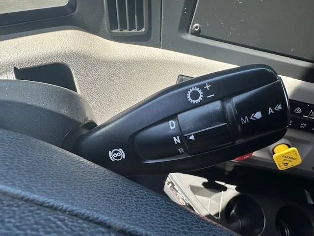 2020 Freightliner Cascadia - image 9