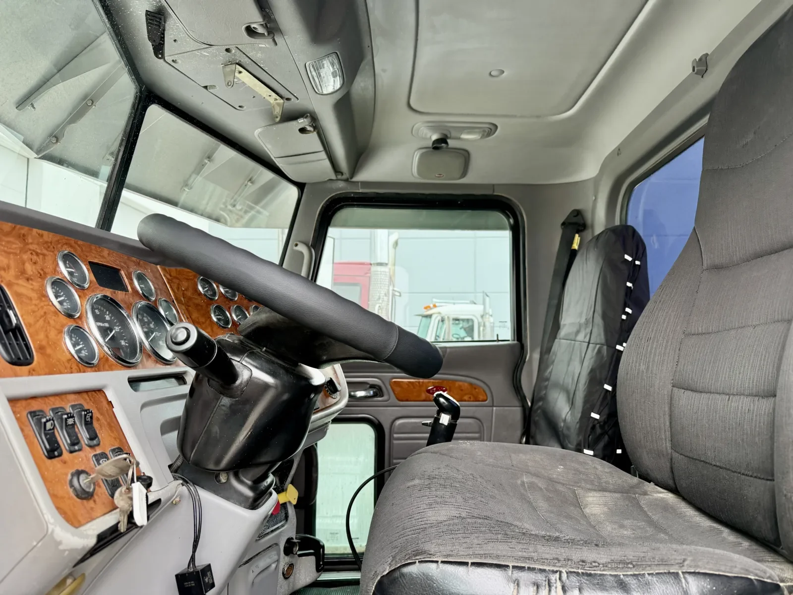 2007 Peterbilt 379 in New Lenox, IL — photo 14