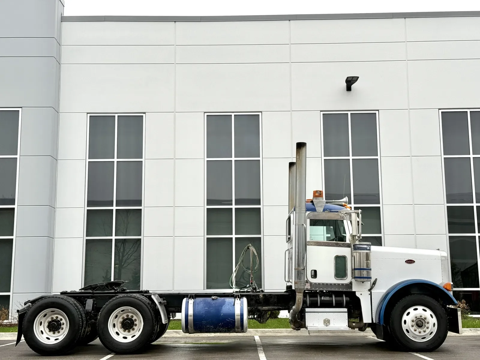 2007 Peterbilt 379 in New Lenox, IL — photo 3