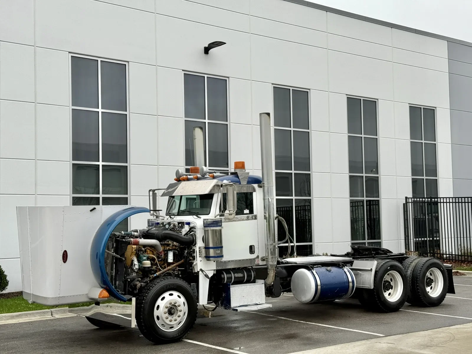 2007 Peterbilt 379 in New Lenox, IL — photo 10