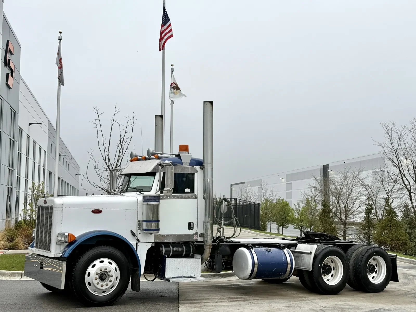 2007 Peterbilt 379 in New Lenox, IL