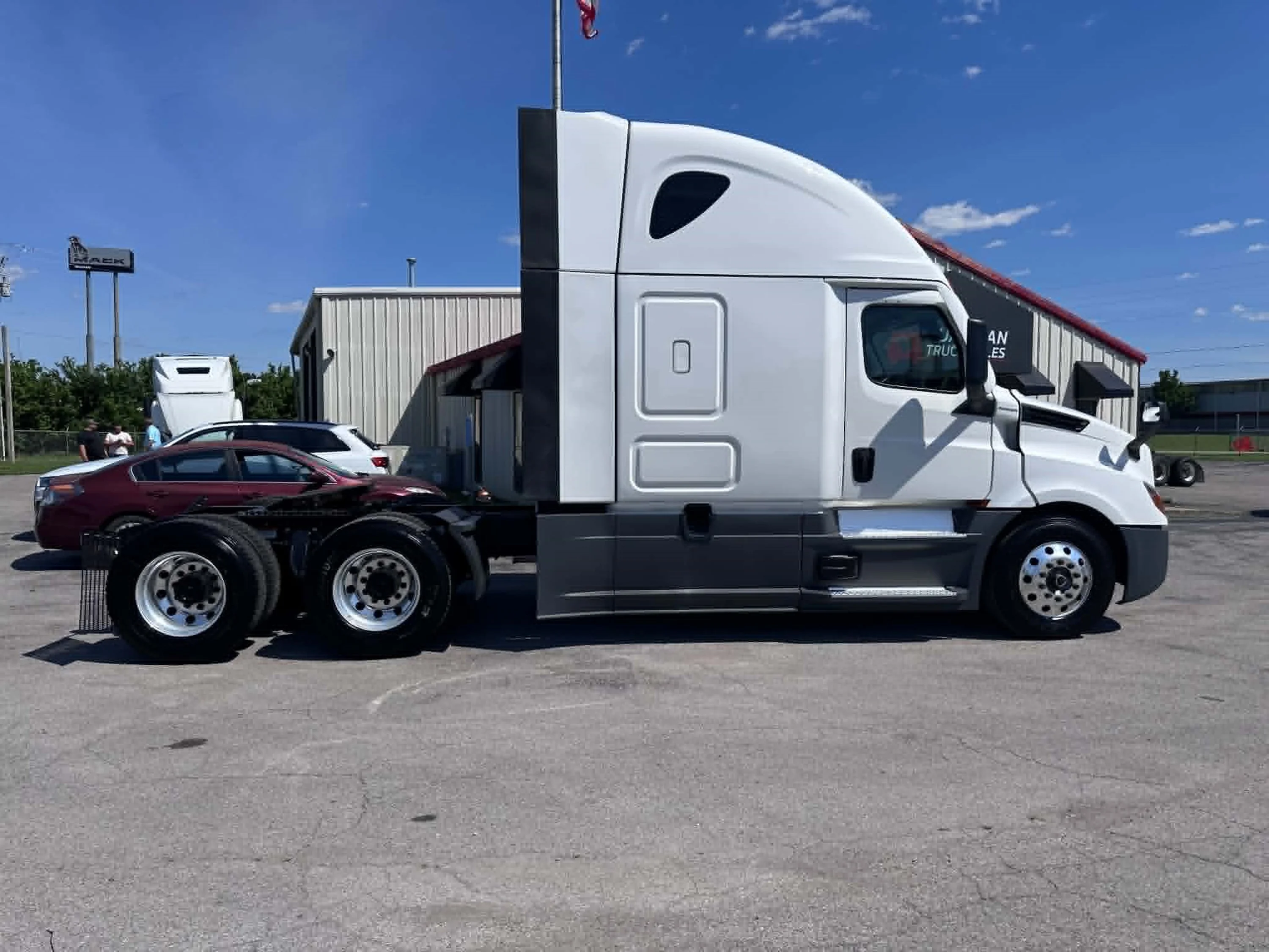 2024 Freightliner Cascadia in Franklin, KY — photo 6
