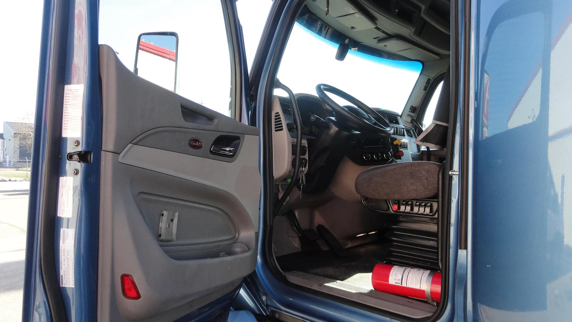 2022 Peterbilt 579 - image 6