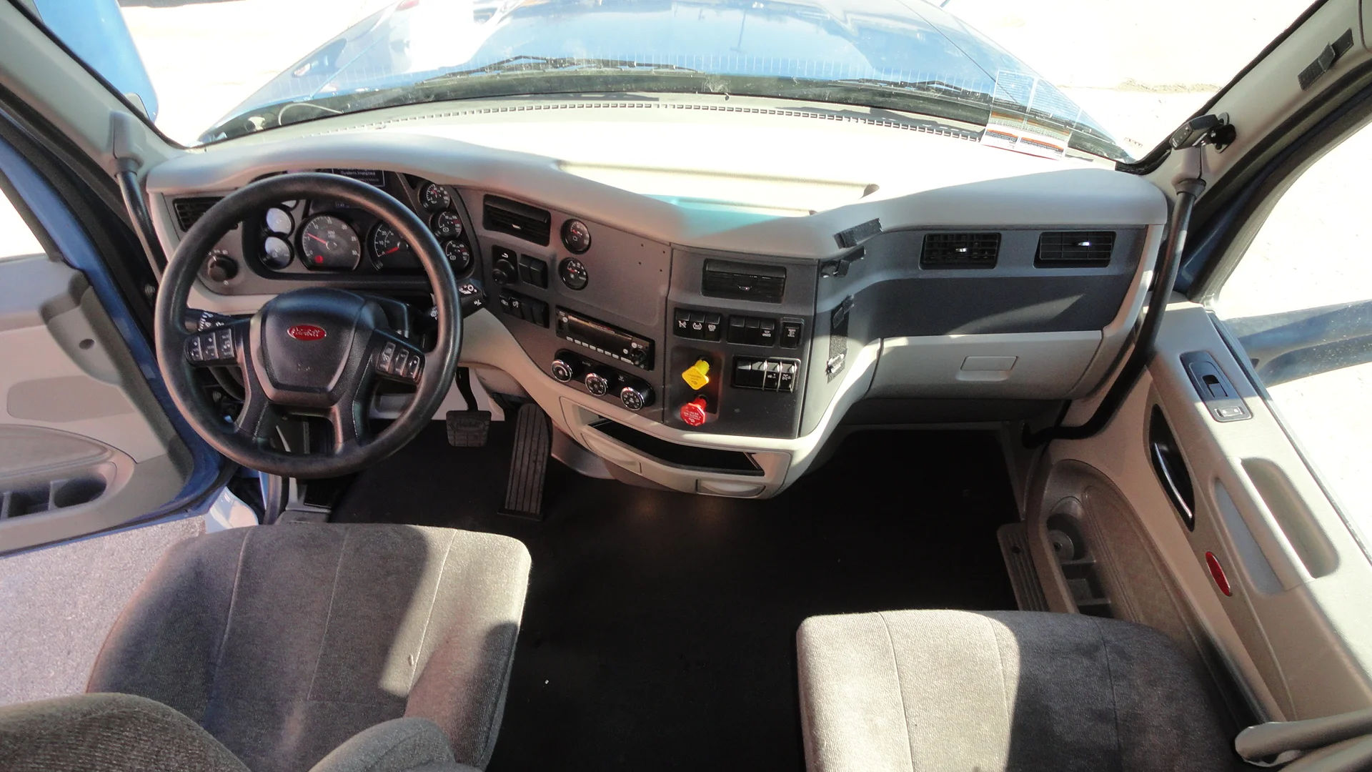 2022 Peterbilt 579 - image 7