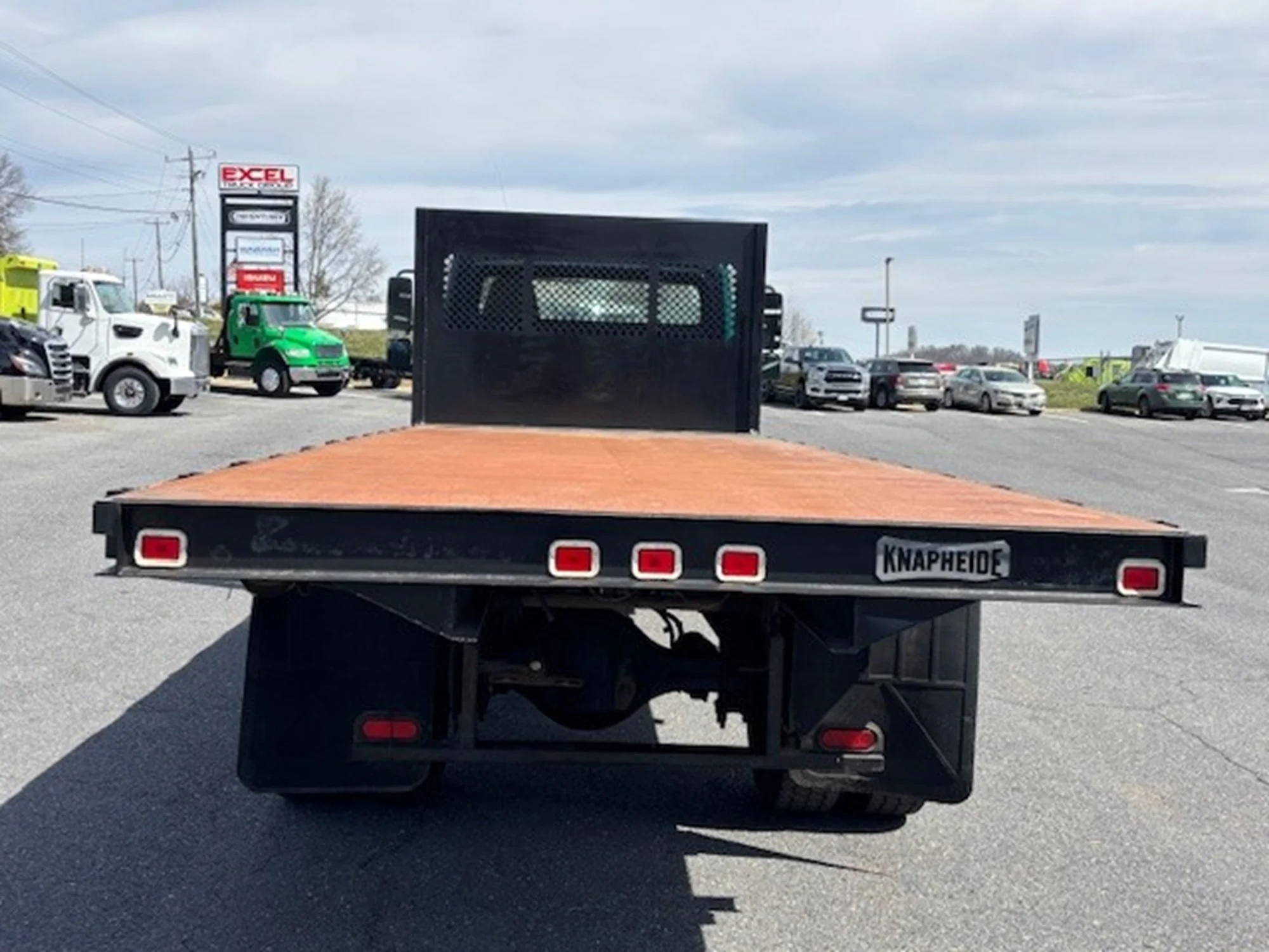 2017 Freightliner M2 106 - image 4