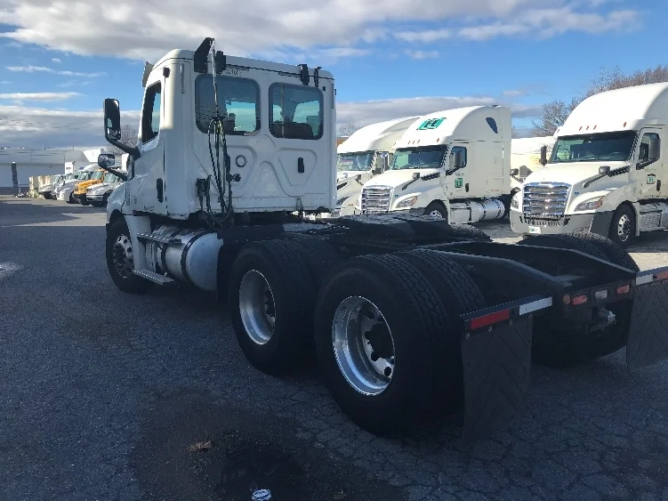 2019 Freightliner Cascadia in New Castle, DE — photo 5