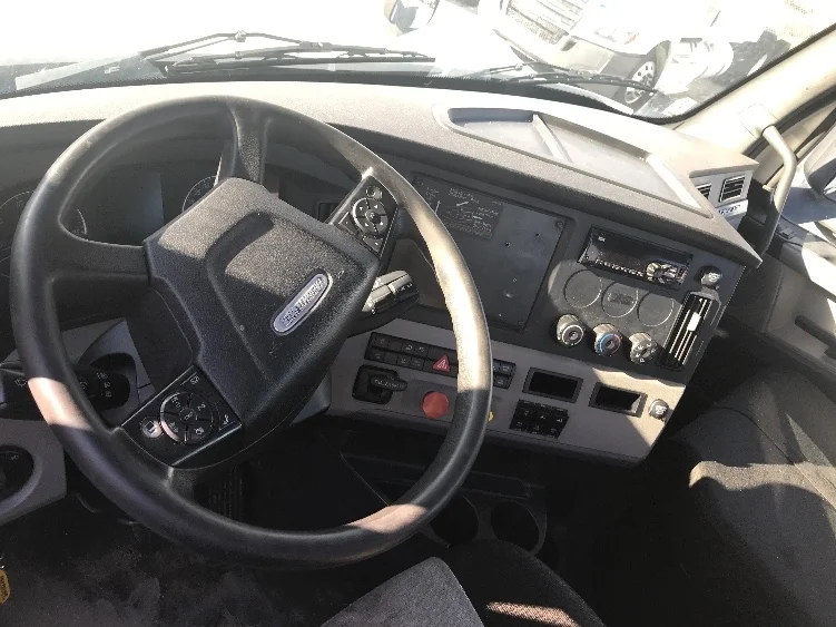 2019 Freightliner Cascadia in New Castle, DE — photo 10