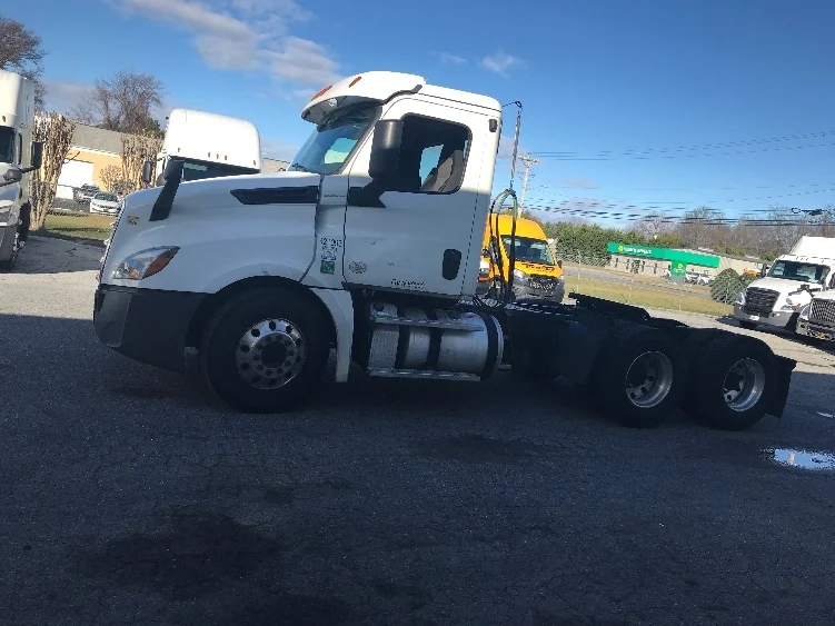 2019 Freightliner Cascadia in New Castle, DE — photo 4