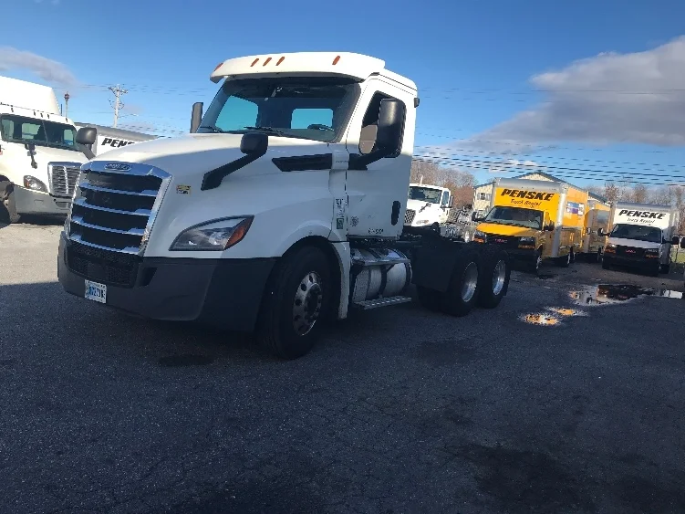 2019 Freightliner Cascadia in New Castle, DE — photo 3