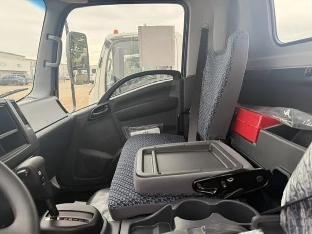 2026 Isuzu NRR — photo 11