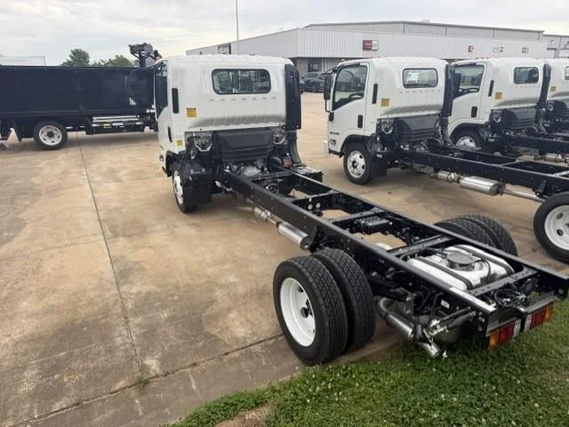 2026 Isuzu NRR — photo 7