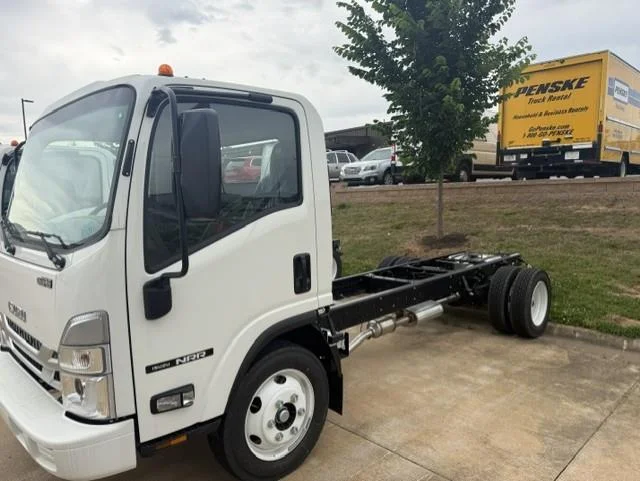 2026 Isuzu NRR — photo 5