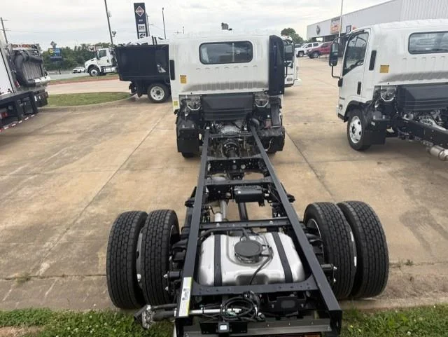 2026 Isuzu NRR — photo 8