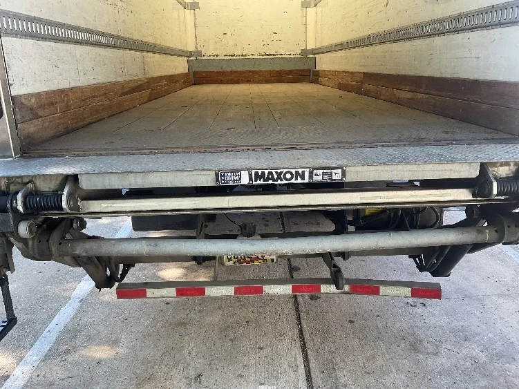 2019 Freightliner eM2 in Capitol Heights, MD — photo 10