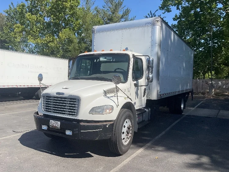 2019 Freightliner eM2 in Capitol Heights, MD — photo 3