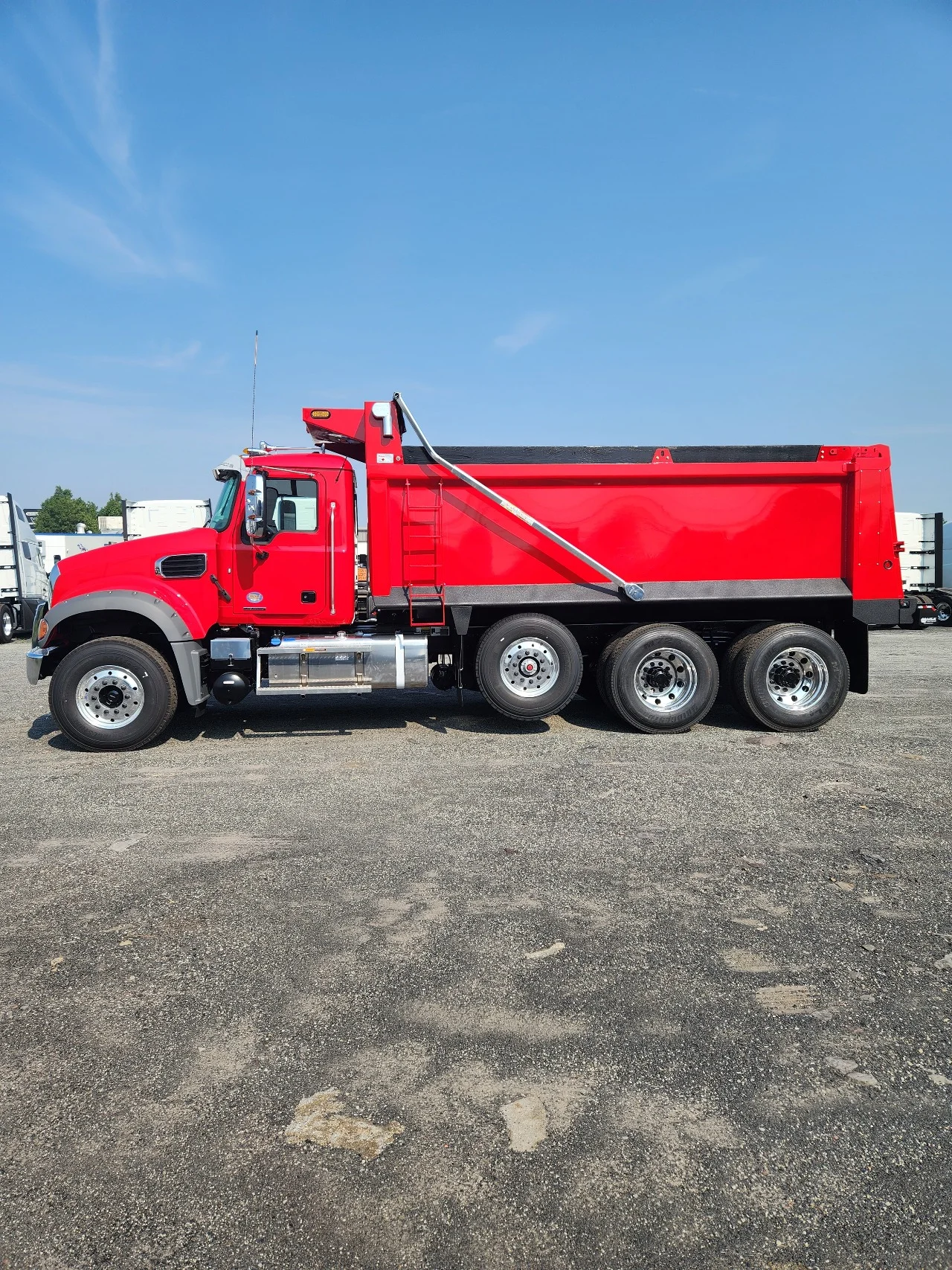 2027 Mack Granite in Dunmore, PA — photo 3