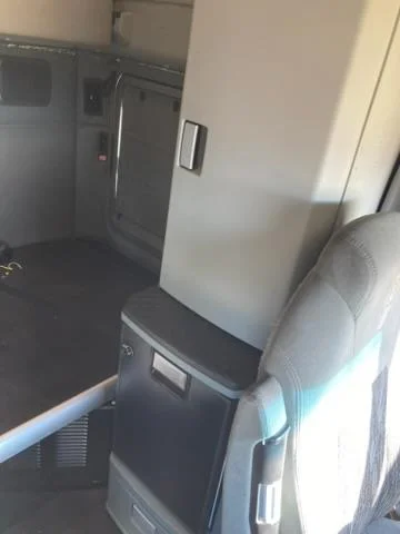 2021 Kenworth T680 - image 21