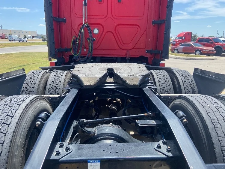 2022 Freightliner Cascadia in San Antonio, TX — photo 6