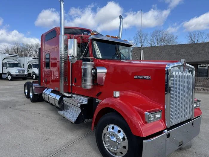 2022 Kenworth W900 - image 5