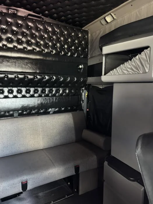 2022 Kenworth W900 - image 11