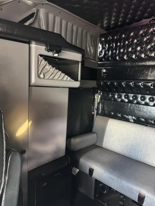 2022 Kenworth W900 - image 12