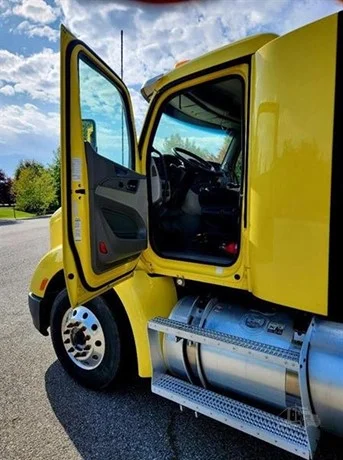 2018 PETERBILT 579 - image 12