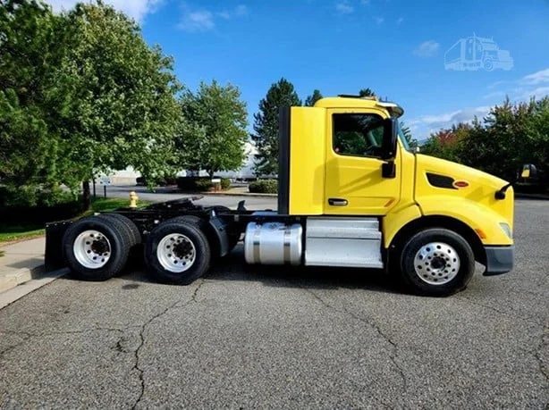 2018 PETERBILT 579 - image 4