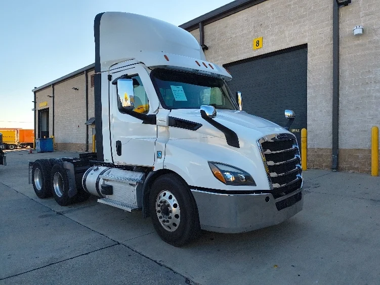 2021 Freightliner Cascadia in Arlington, TX