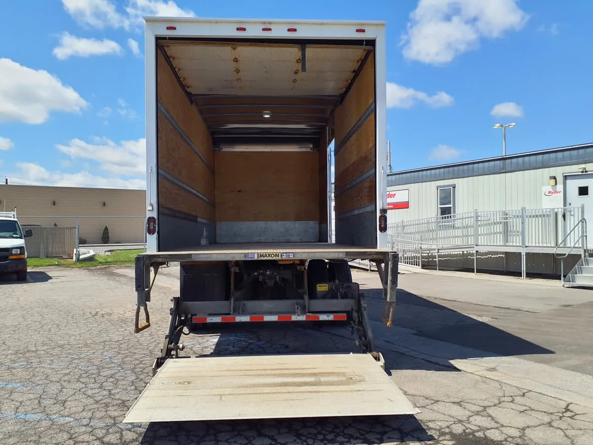 2019 Freightliner M2 106 in Syracuse, NY — photo 11
