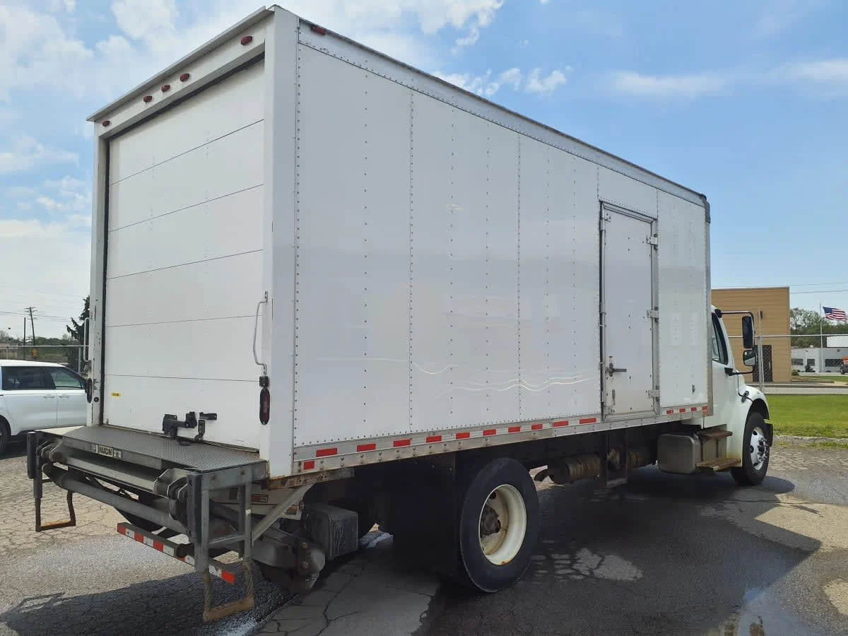 2019 Freightliner M2 106 in Syracuse, NY — photo 4